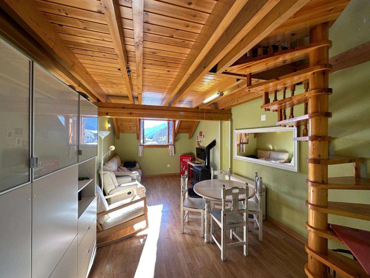 Acogedor Atico Duplex En El Centro En Biescas/4Pax公寓 外观 照片
