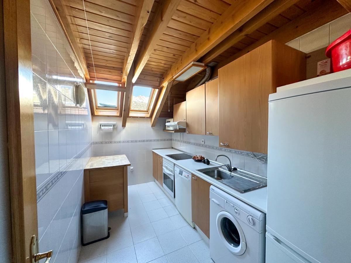 Acogedor Atico Duplex En El Centro En Biescas/4Pax公寓 外观 照片